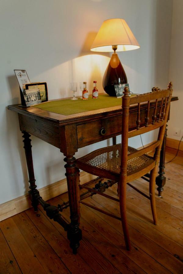 Bed & Breakfast Chateau Les Cedres Bretteville-l'Orgueilleuse Экстерьер фото